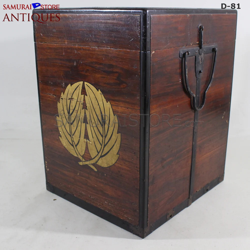 D81 Antique Samurai Armor Dragon Makie & Great horns w/ Certificate - Image 21