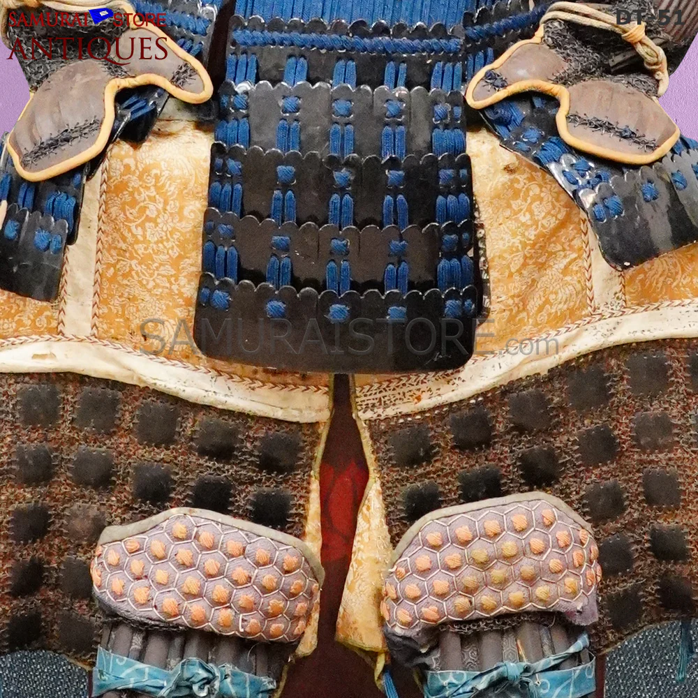 DT51 Antique Samurai Armor Edo period w/ 32 spliced-great helmet - Image 9