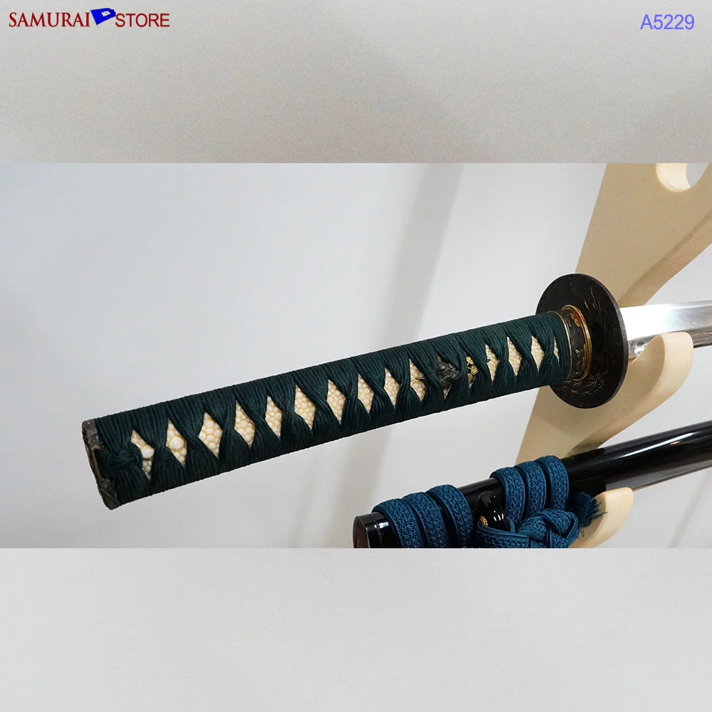 A5229 Katana sword TOMOTSUGU -  Antique NBTHK Tokubetsu Hozon certificate 1300's - Image 4